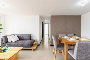 Apartamento amplio con piscina cerca al poblado